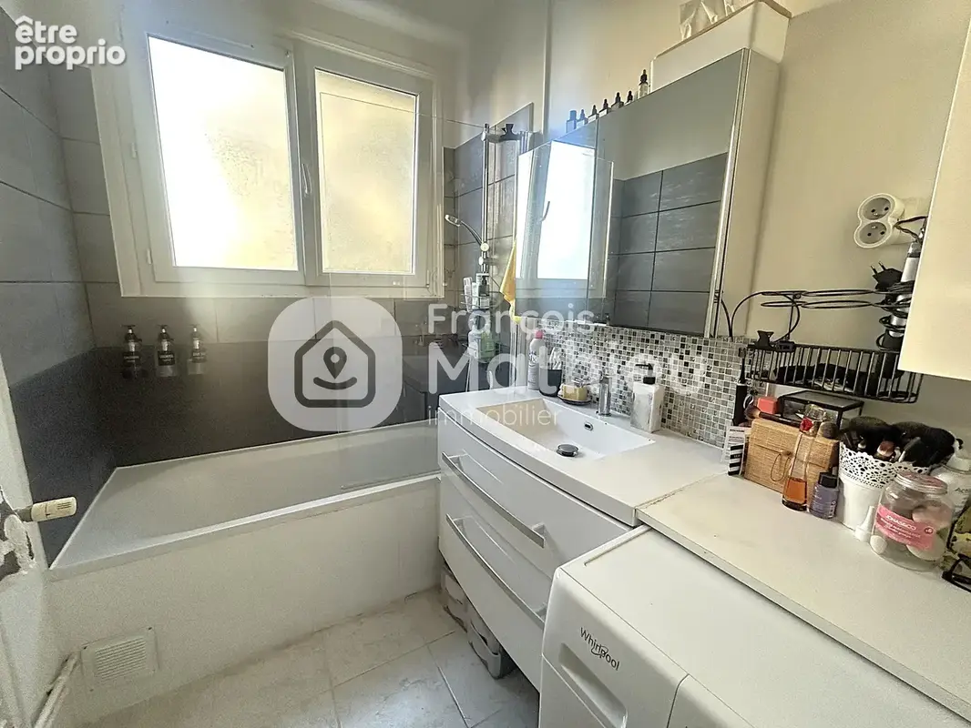 Mâcon - Appartement T4 avec balcon, garage et cave. - photo 10