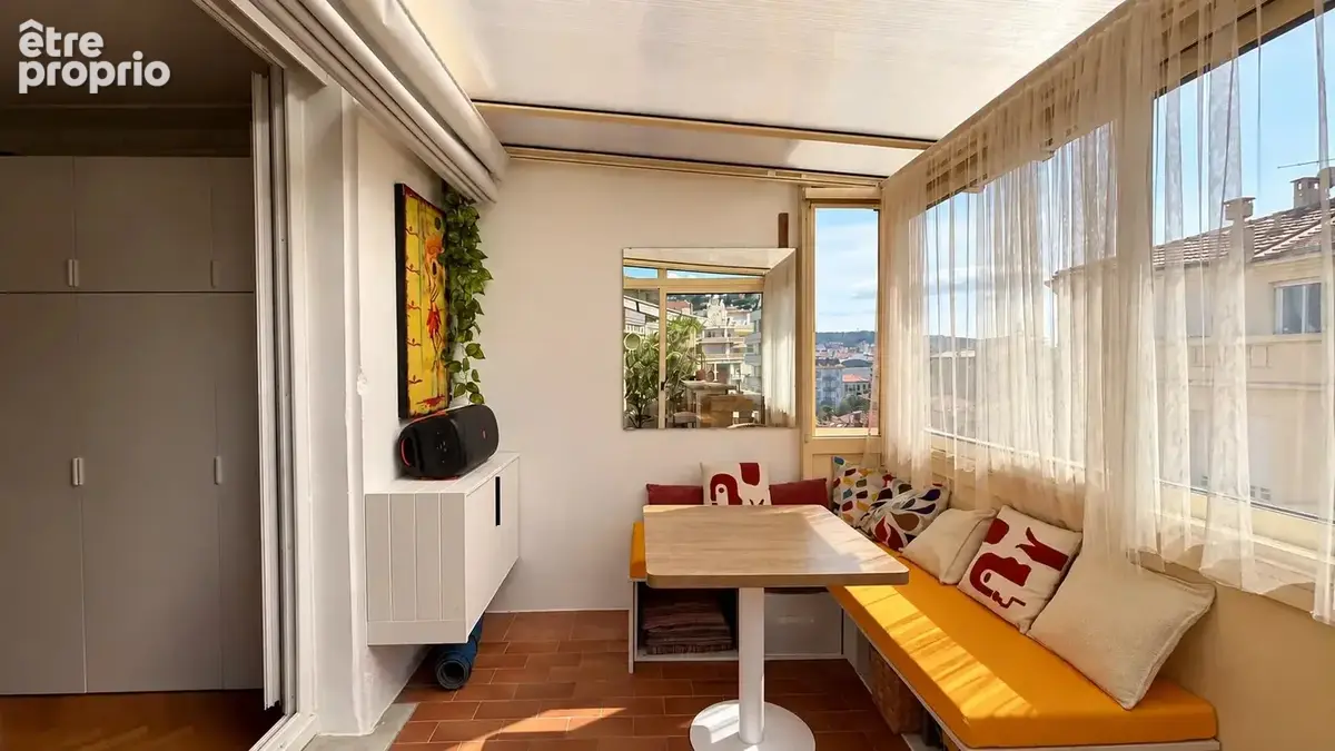 Nice Libération - Appartement 2 pièces en dernier étage avec terrasse - photo 4