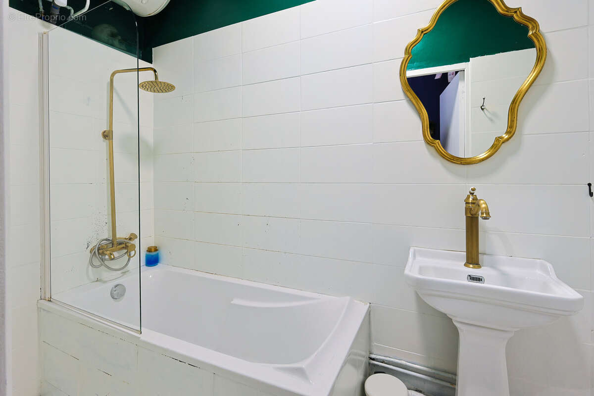 Appartement à MARSEILLE-5E