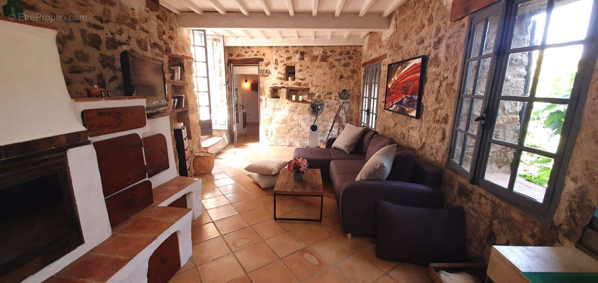 Maison à PLAN-DE-LA-TOUR