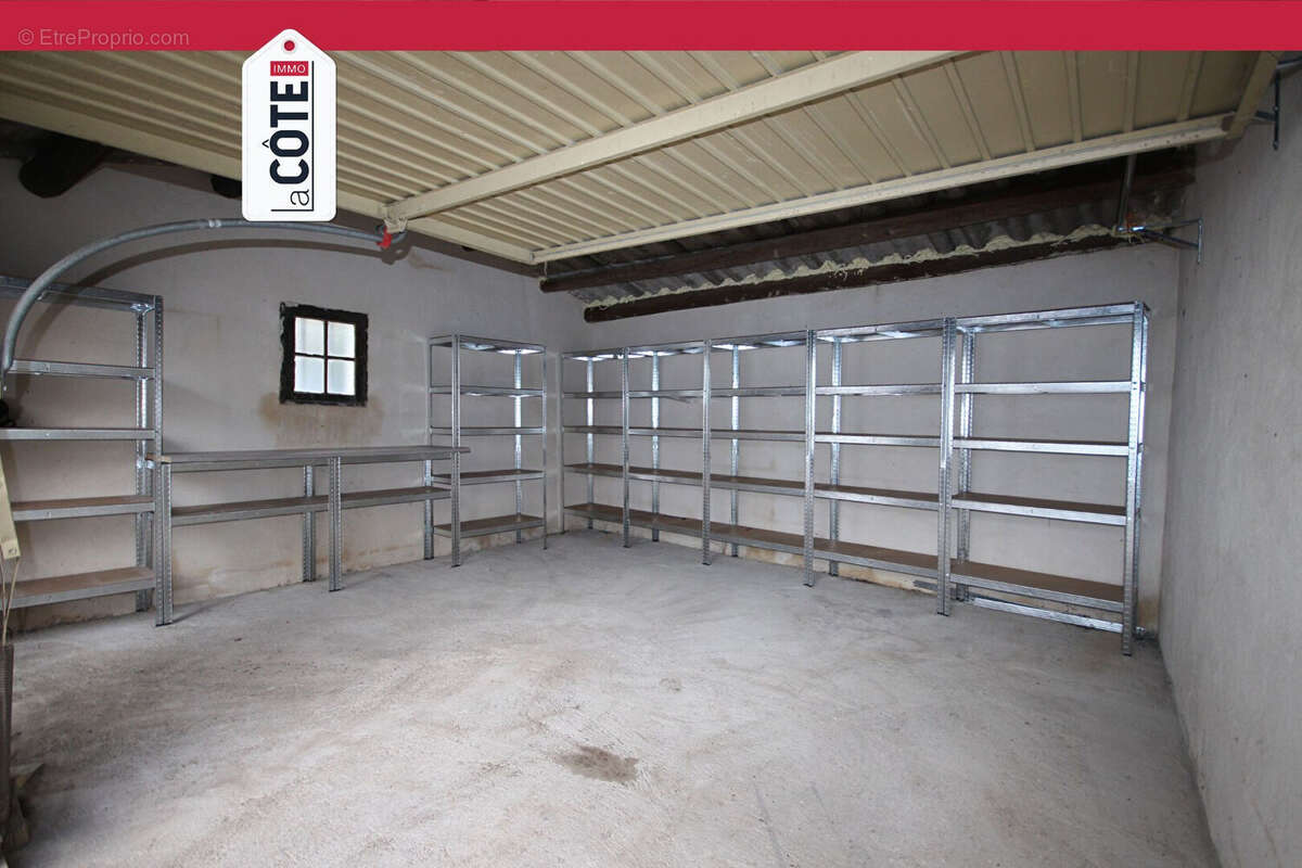 Parking à SAUSSET-LES-PINS