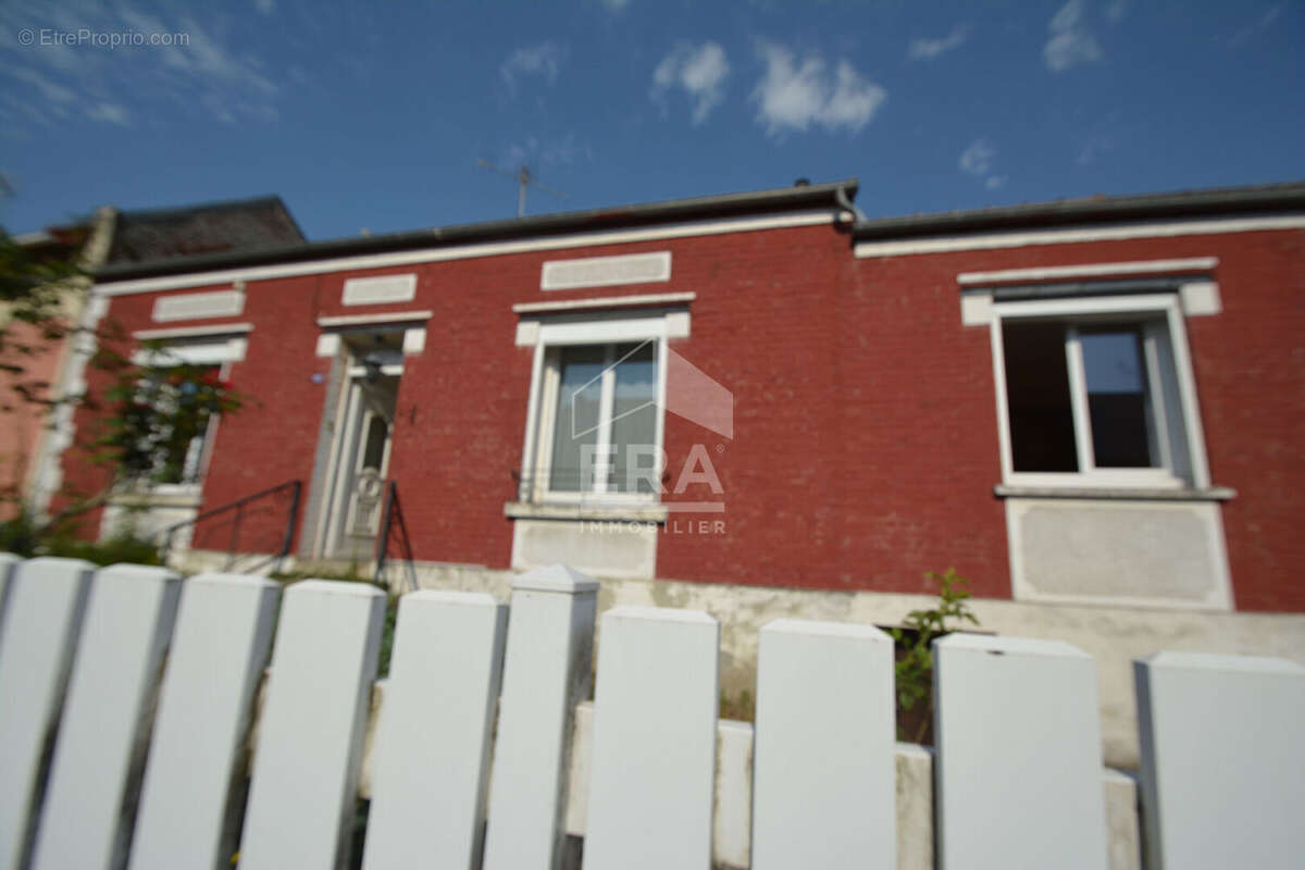 Maison à CHARMES
