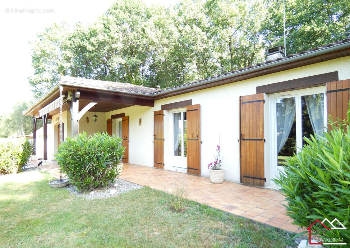 Maison 118 m² à Saint-Front-De-Pradoux  - photo 2