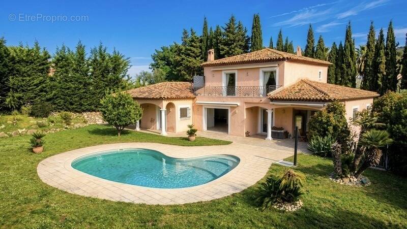 Maison à MANDELIEU-LA-NAPOULE