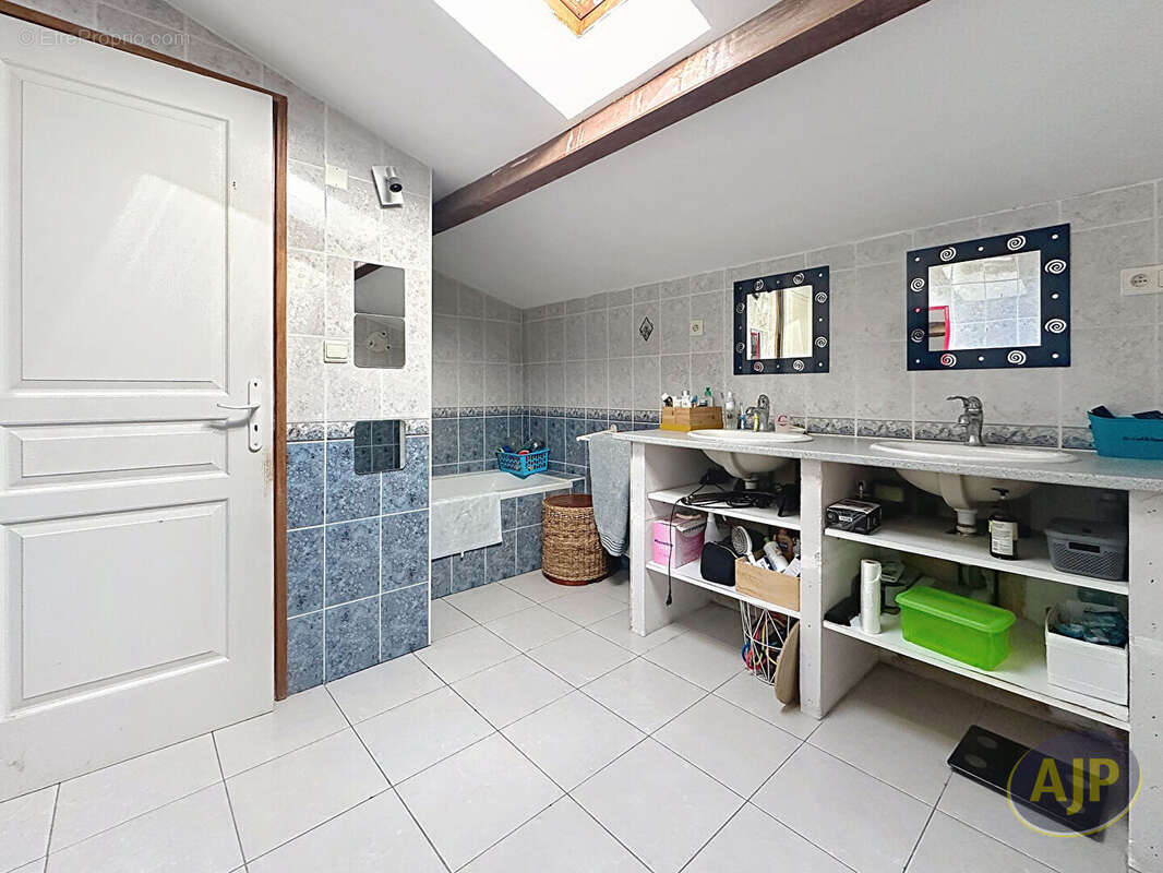 Maison Echebrune 5 pièce(s) 116 m2 - photo 11