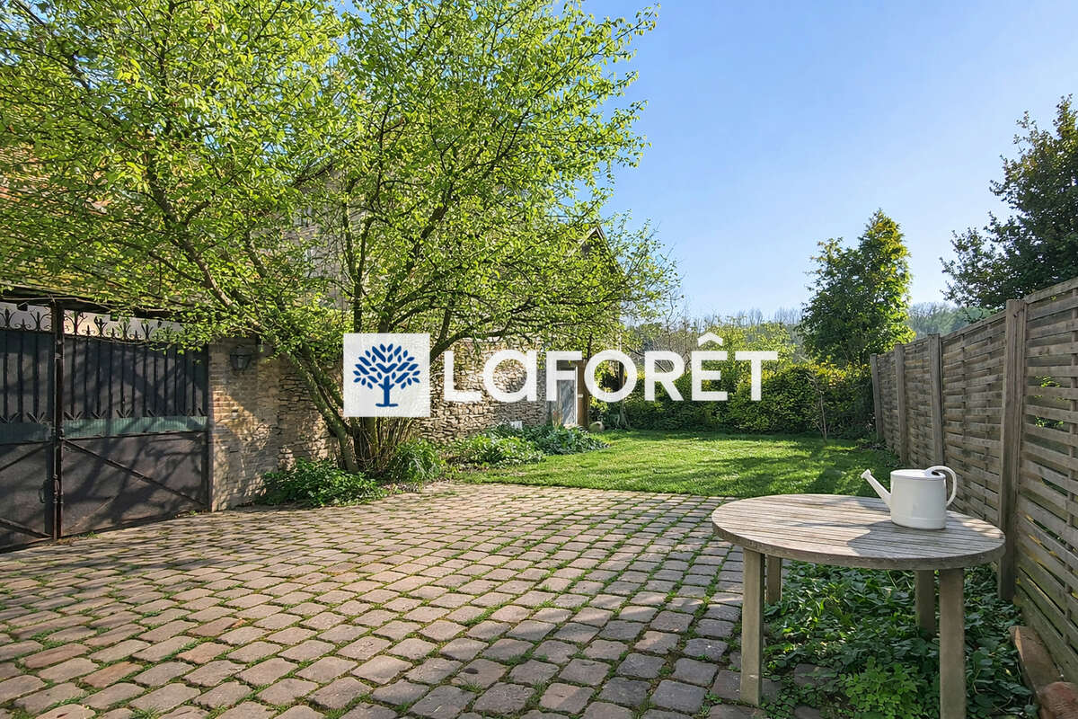 Maison à JOUY-LE-CHATEL