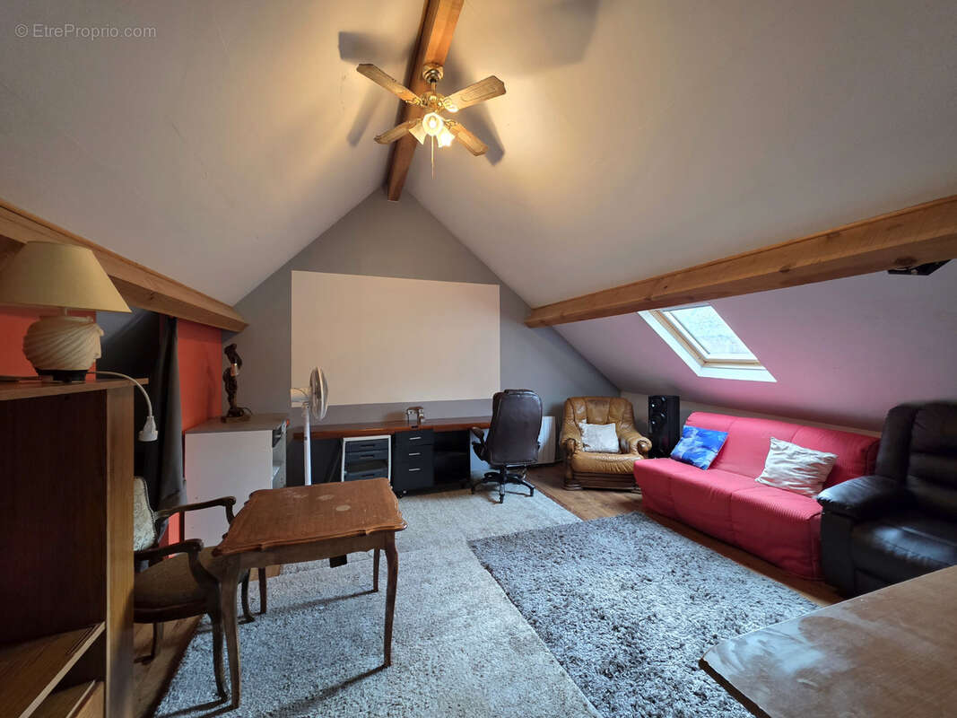 Maison à ECHASSIERES