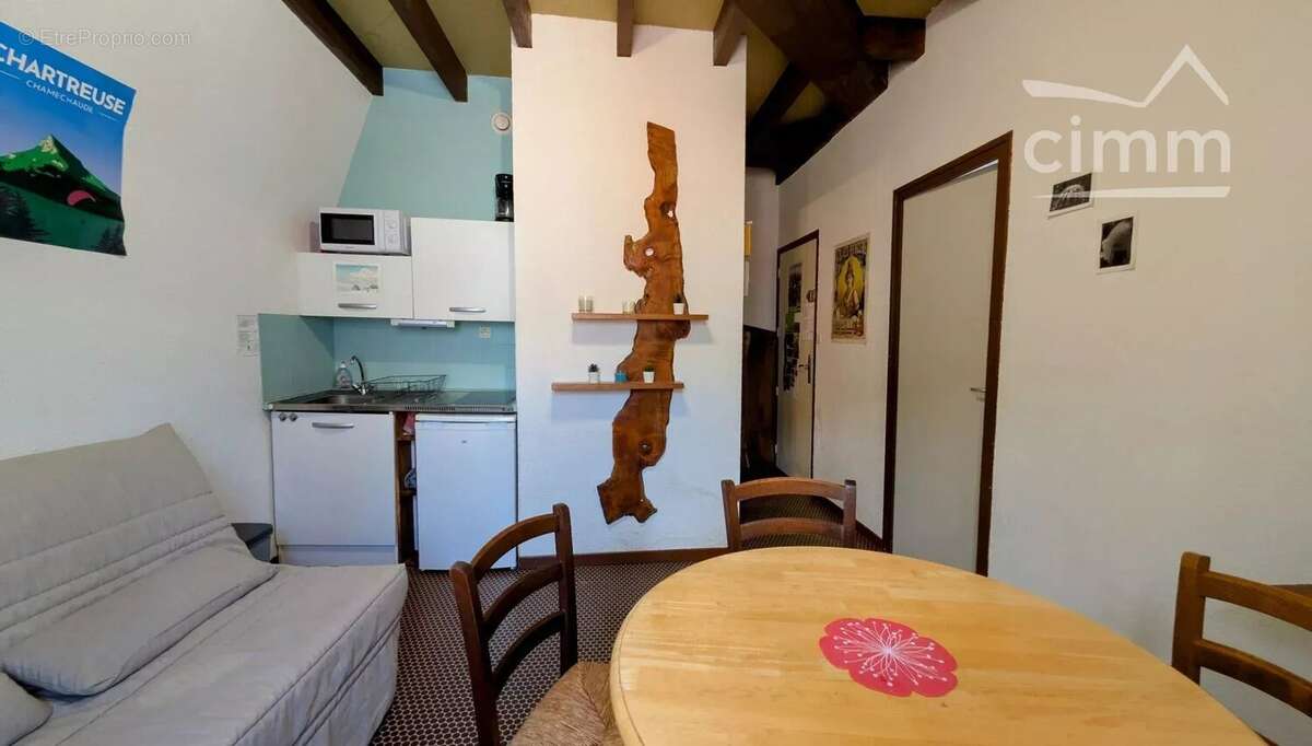 Studio centre village avec chambre séparée. - photo 4