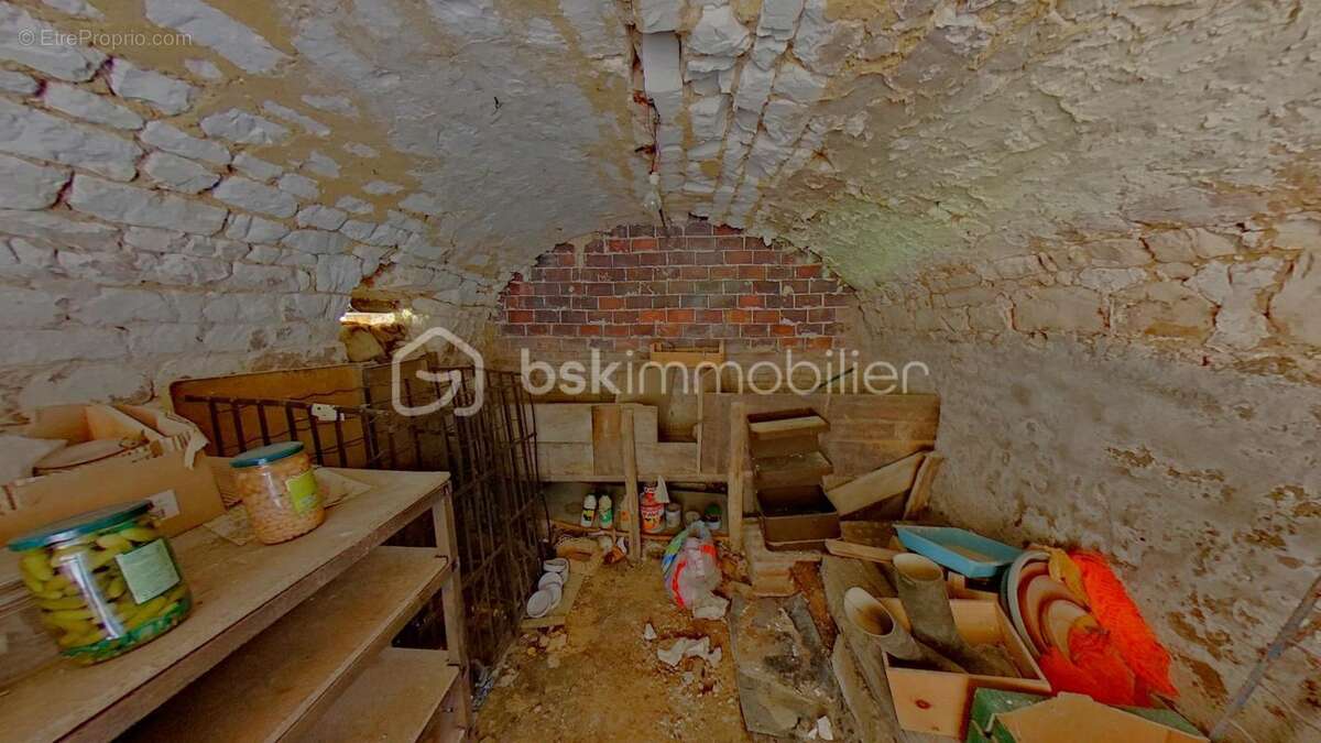 Maison à VILLENEUVE-L'ARCHEVEQUE