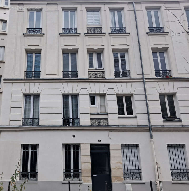 Appartement à PARIS-14E