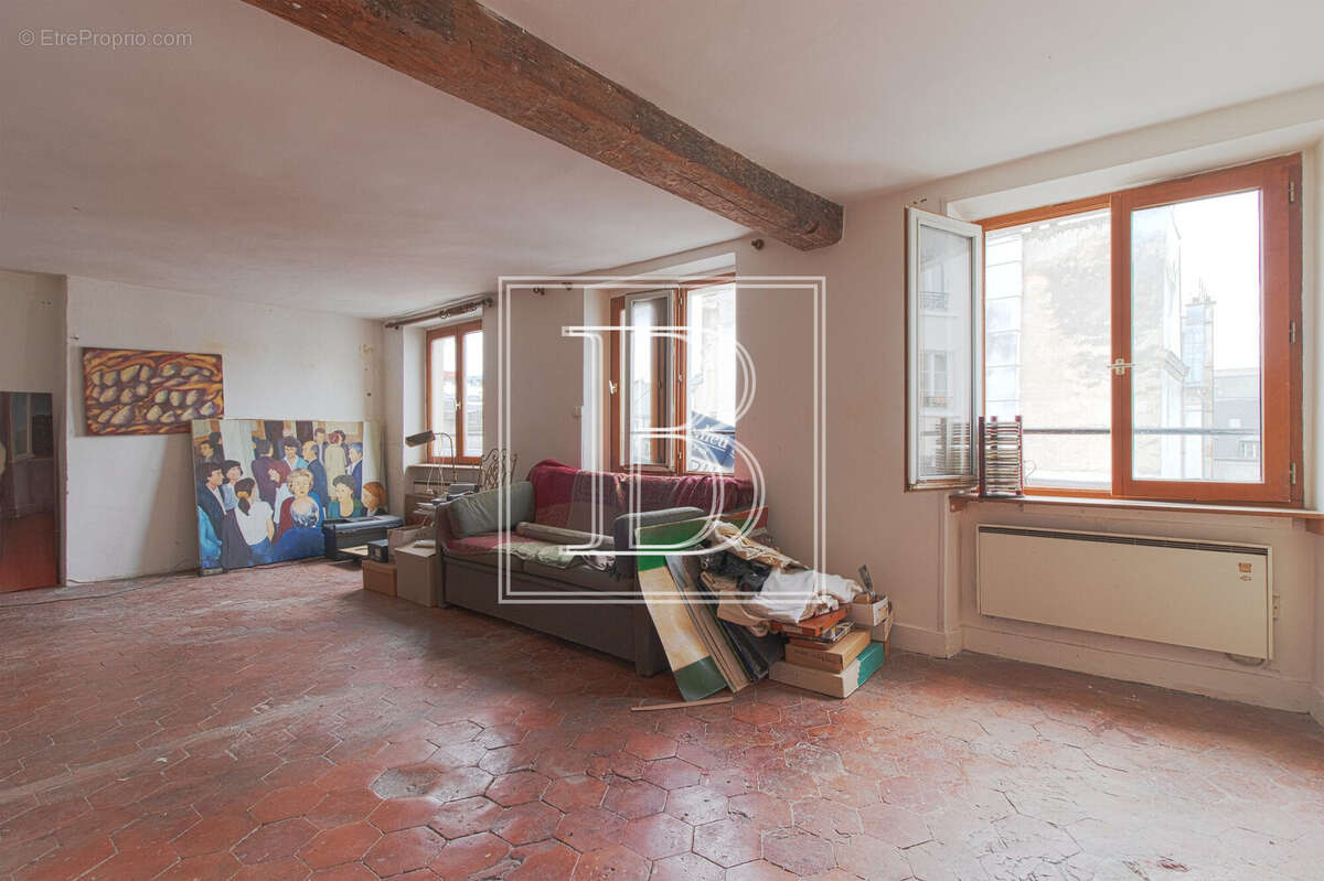 Appartement à PARIS-3E