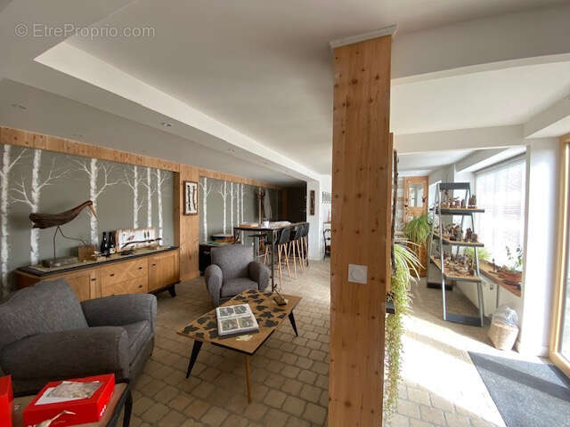 Commerce à HEROUVILLE-SAINT-CLAIR