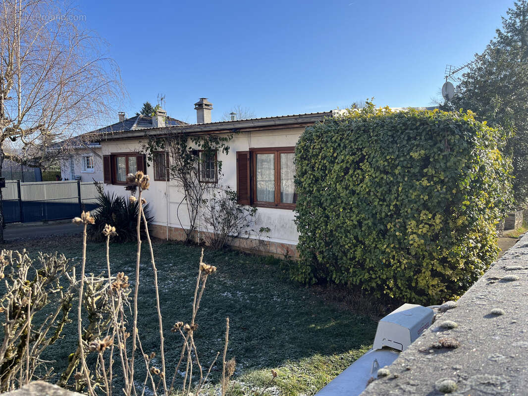 Maison à SAINT-ROMAIN-DE-JALIONAS