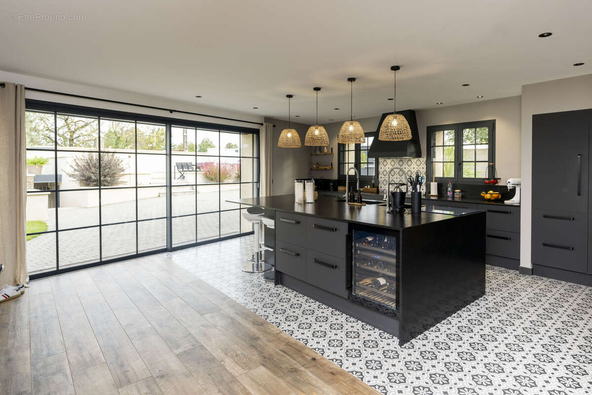 Maison à SAINT-BONNET-DE-MURE