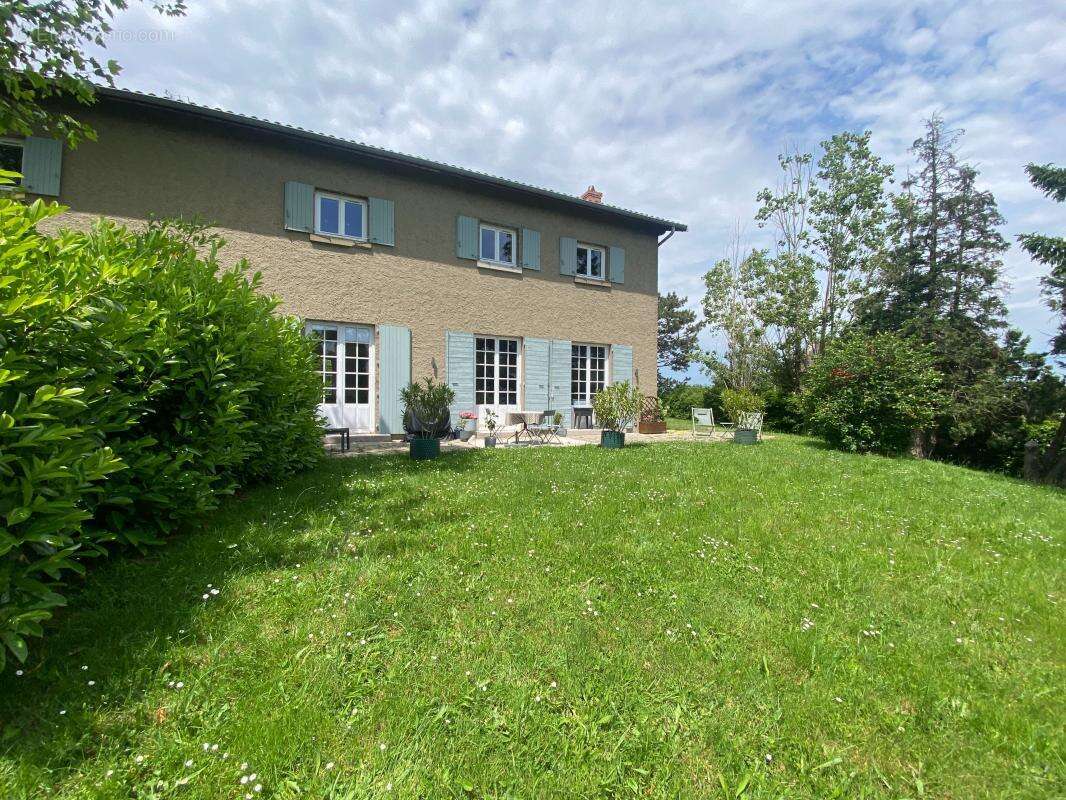 Maison à LA TOUR-DE-SALVAGNY