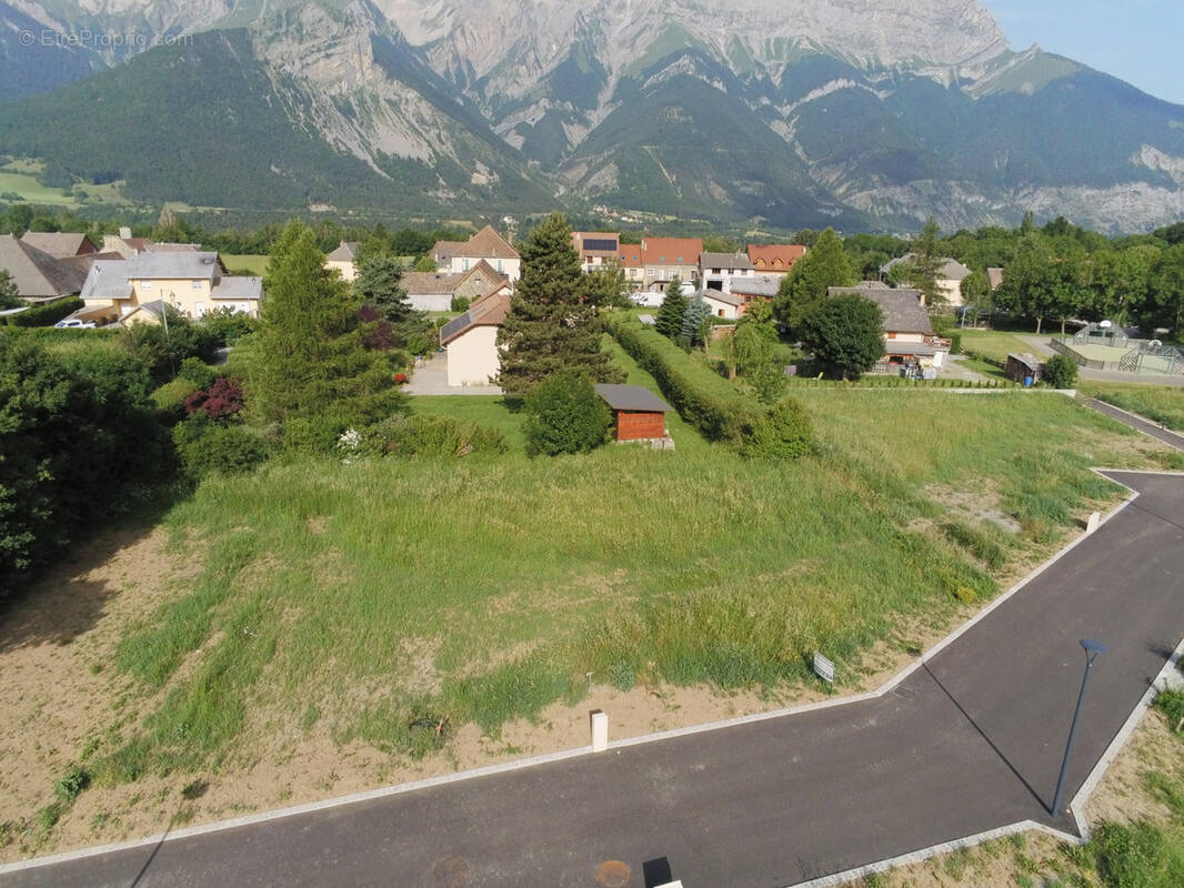 Terrain à CHAUFFAYER