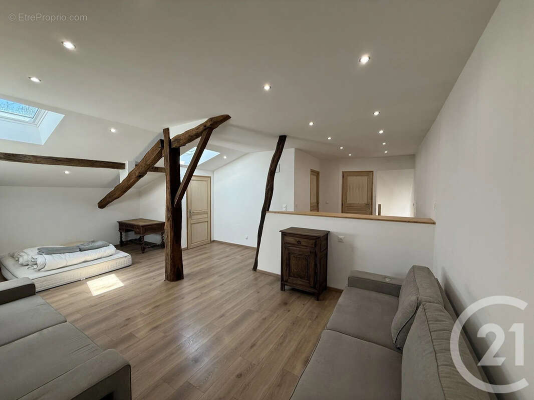Maison 158 m² à Dommartin-Aux-Bois  - photo 10