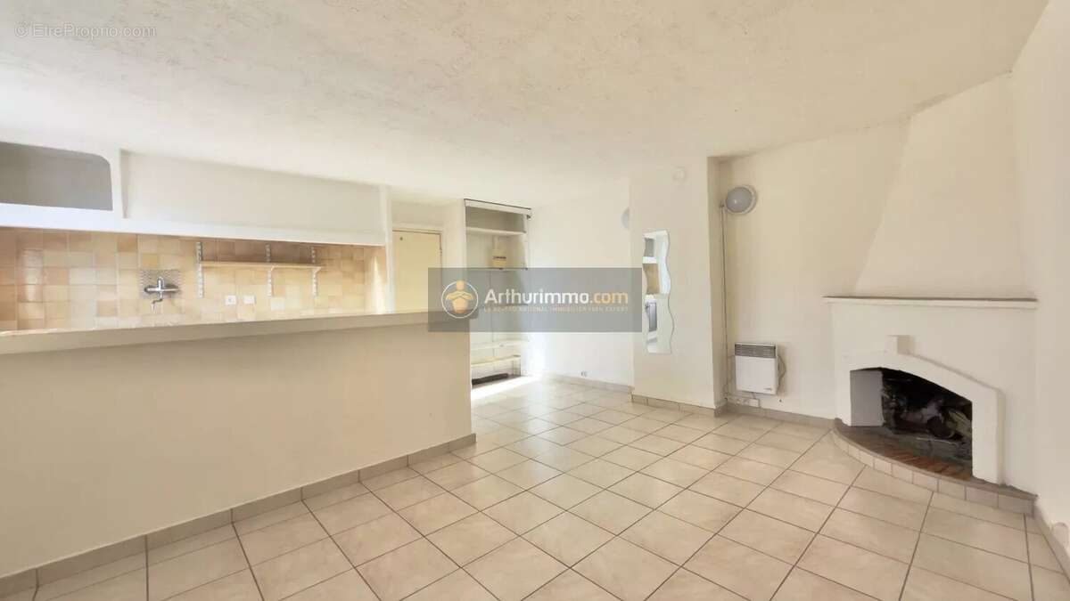 Appartement à PUGET-SUR-ARGENS