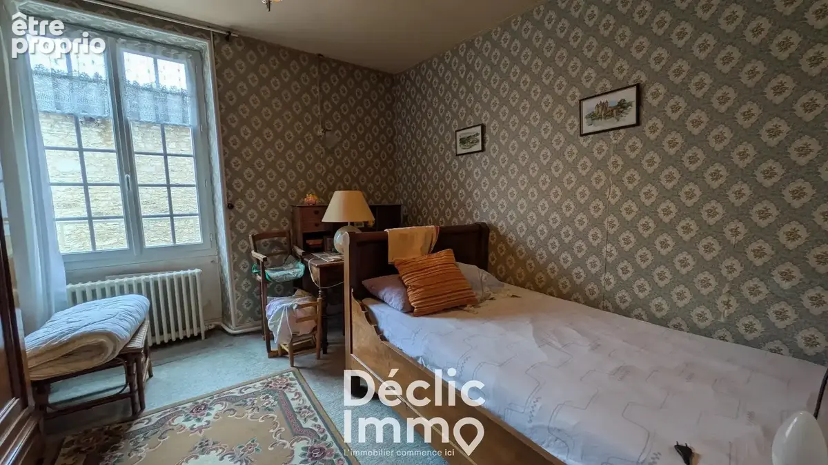 Maison familiale avec garage, dépendances et grenier aménageable à Champagne-Mouton - photo 9
