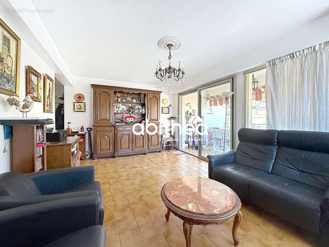 Appartement à MANDELIEU-LA-NAPOULE
