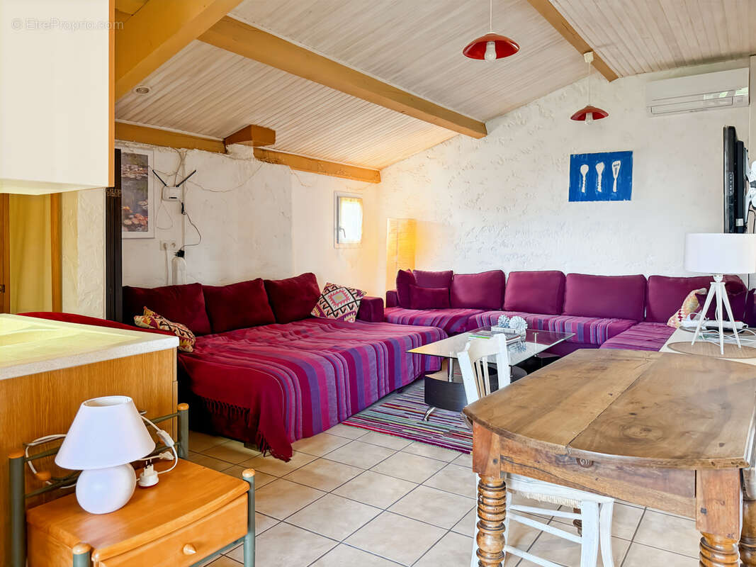 Maison à VILLENEUVE-DE-BERG