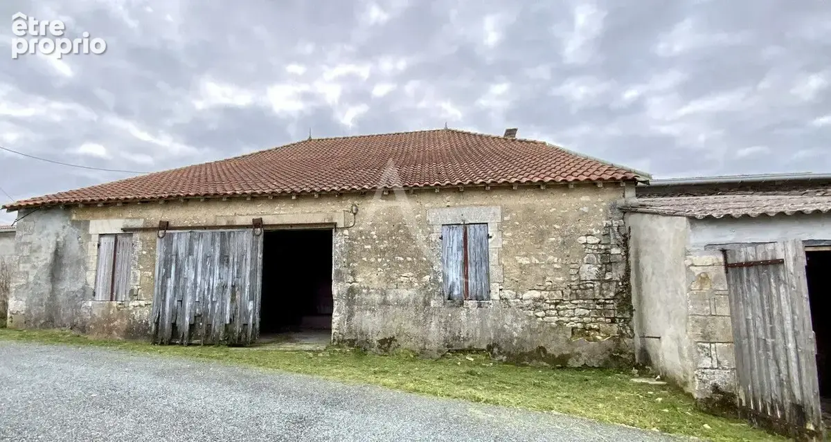 Maison en pierre 162 m2 + dépendances - photo 14