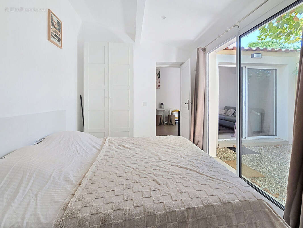 T2 dans une residence avec piscine - photo 5