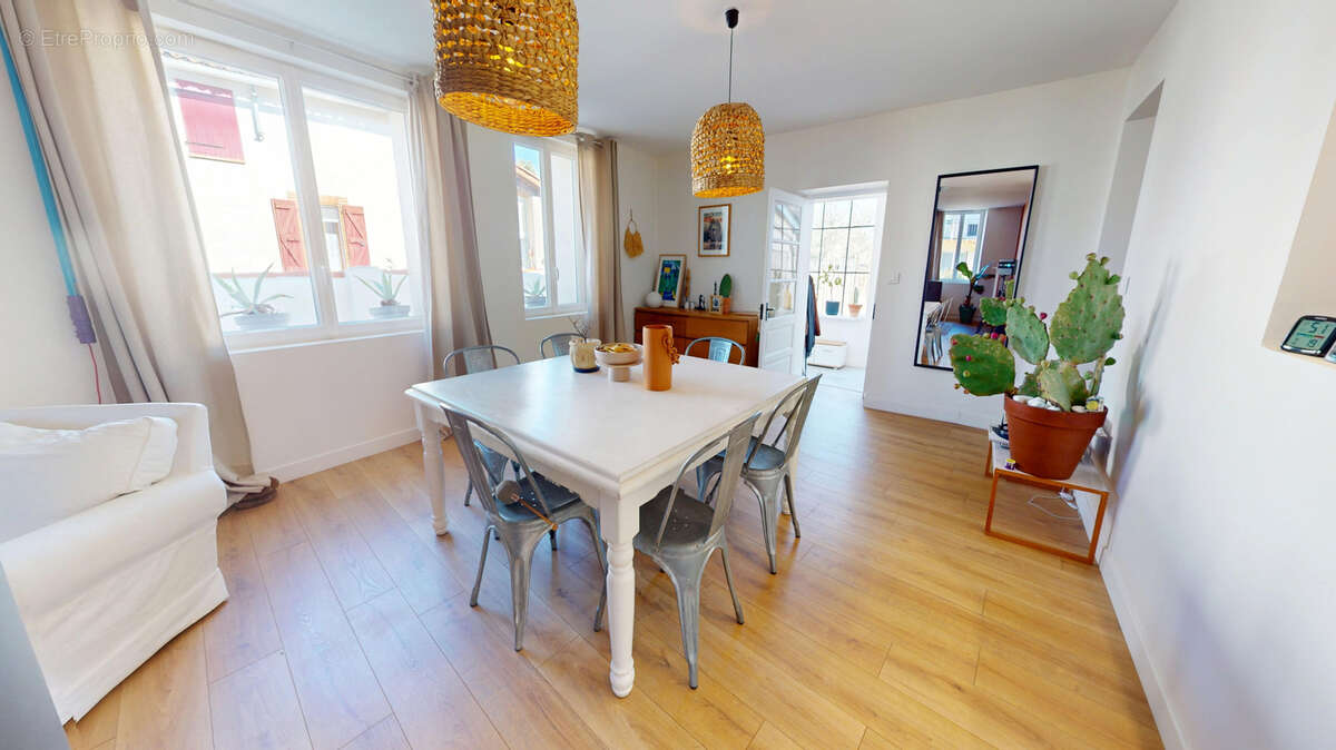 A deux pas du centre, très jolie rénovation, de cette maison de village de type 5 - photo 19