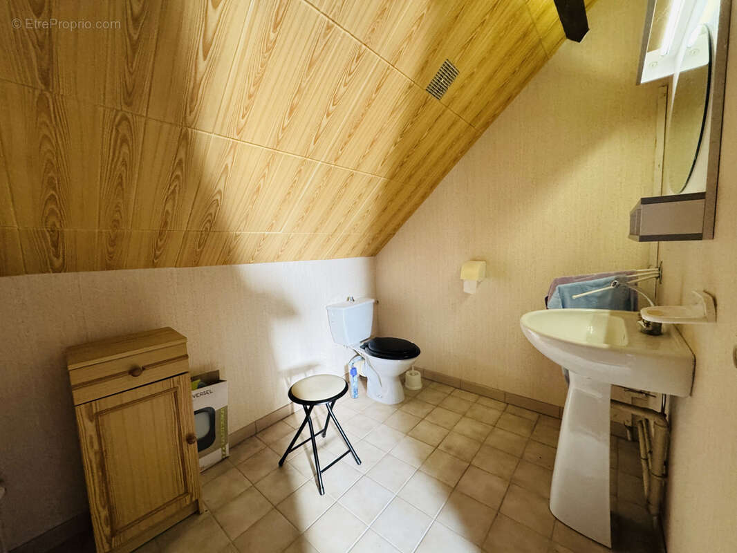 Maison à COURTEMPIERRE