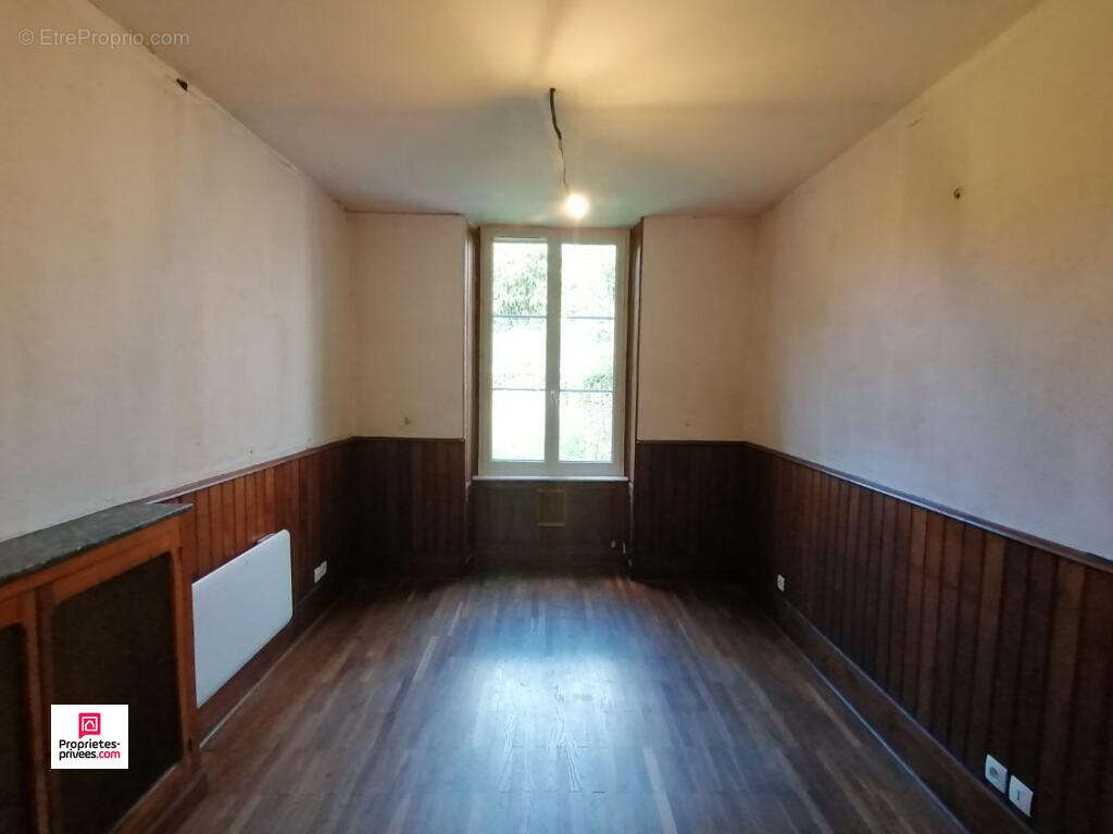 CARROUGES (61320) Maison de bourg, 4 pièces, 3 chambres , 75 m2 environ PRIX  35500  honoraires 12,70% inclus à la charge de l'a - photo 11