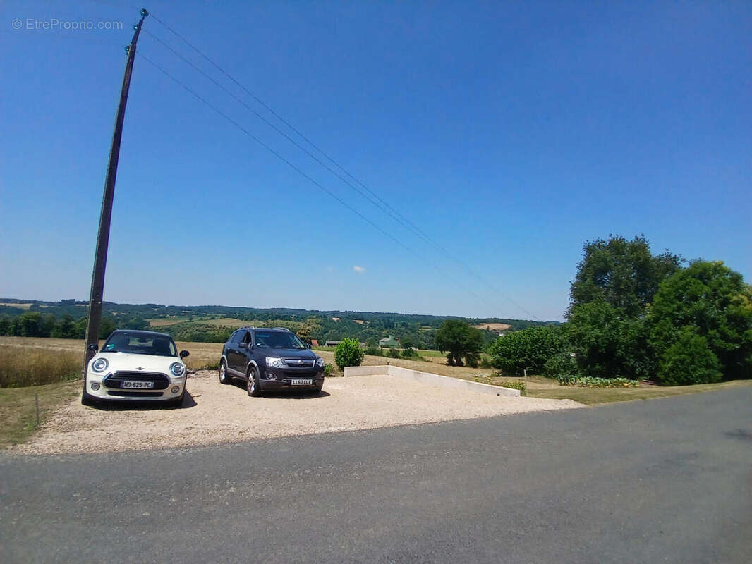 Parking spaces - Maison à JUMILHAC-LE-GRAND