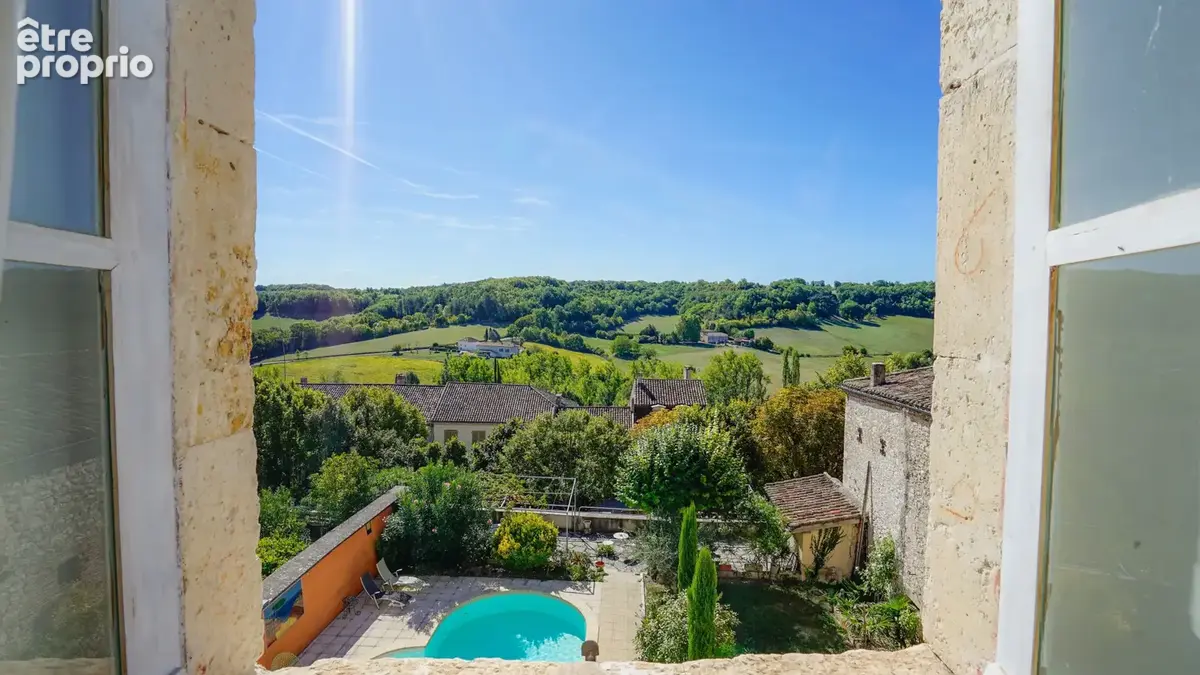 Magnifique maison bourgeoise 18 ème en coeur de village avec jardin, piscine et superbe vue - photo 25