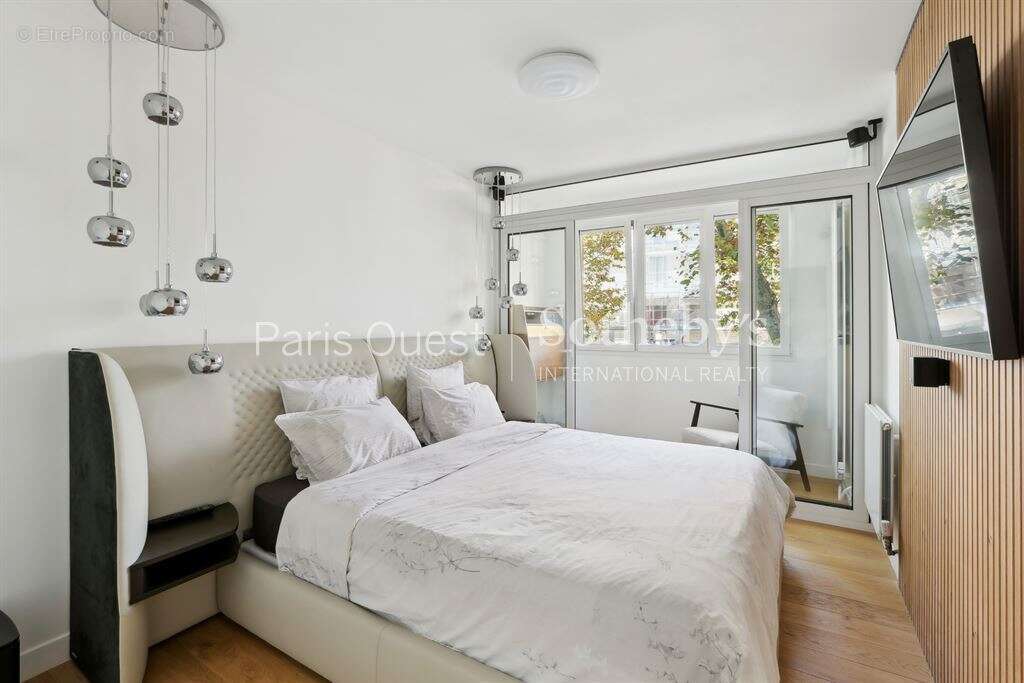Appartement à NEUILLY-SUR-SEINE