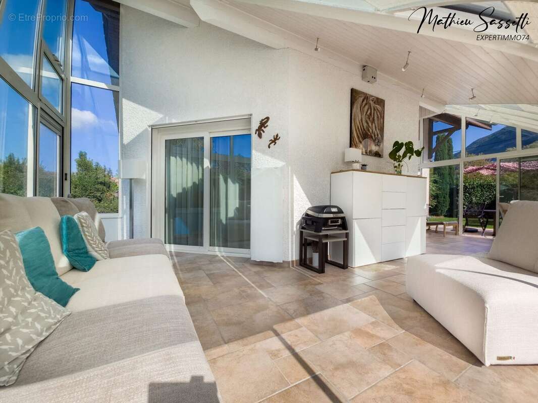 Maison à ETREMBIERES