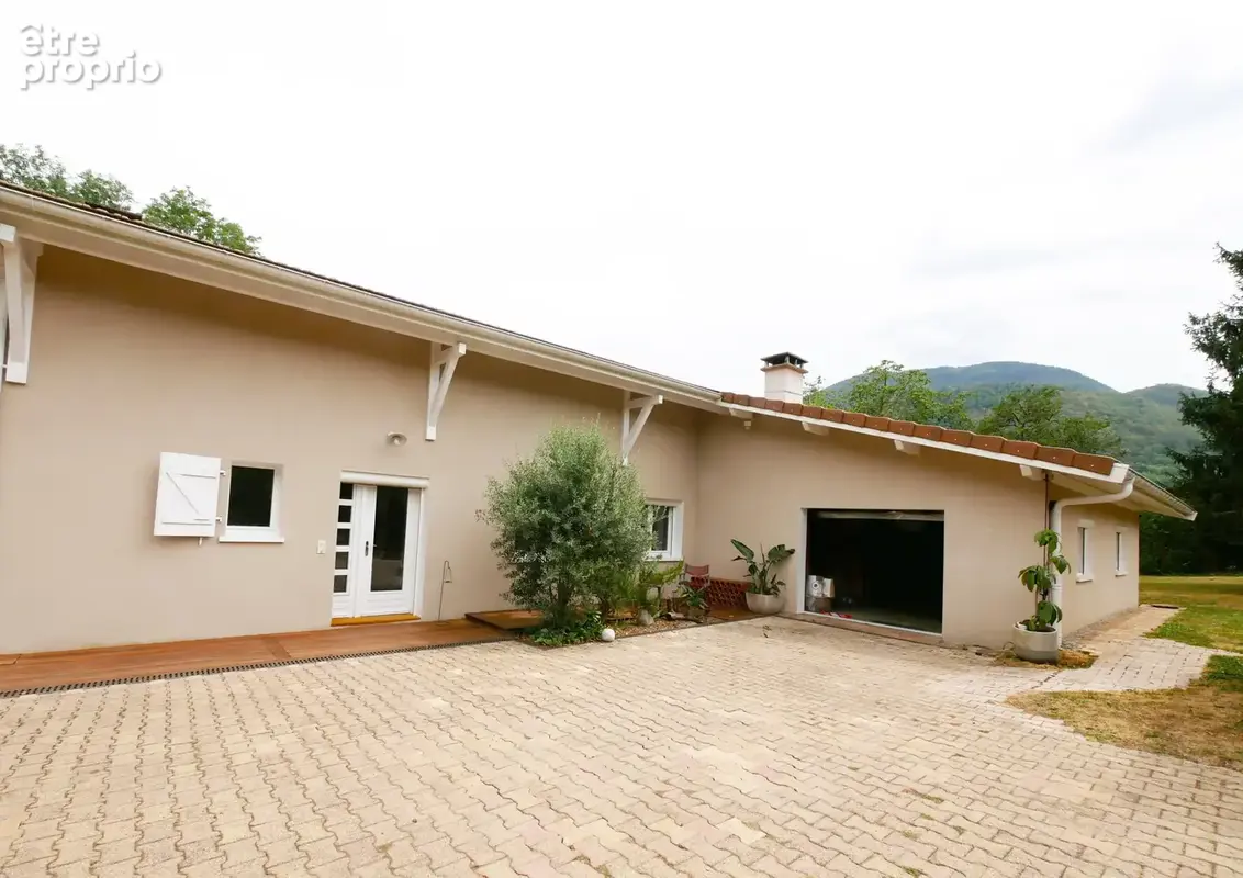 Belle villa sur les hauteurs d'Annecy-le-Vieux dans un grand parc arboré - photo 9