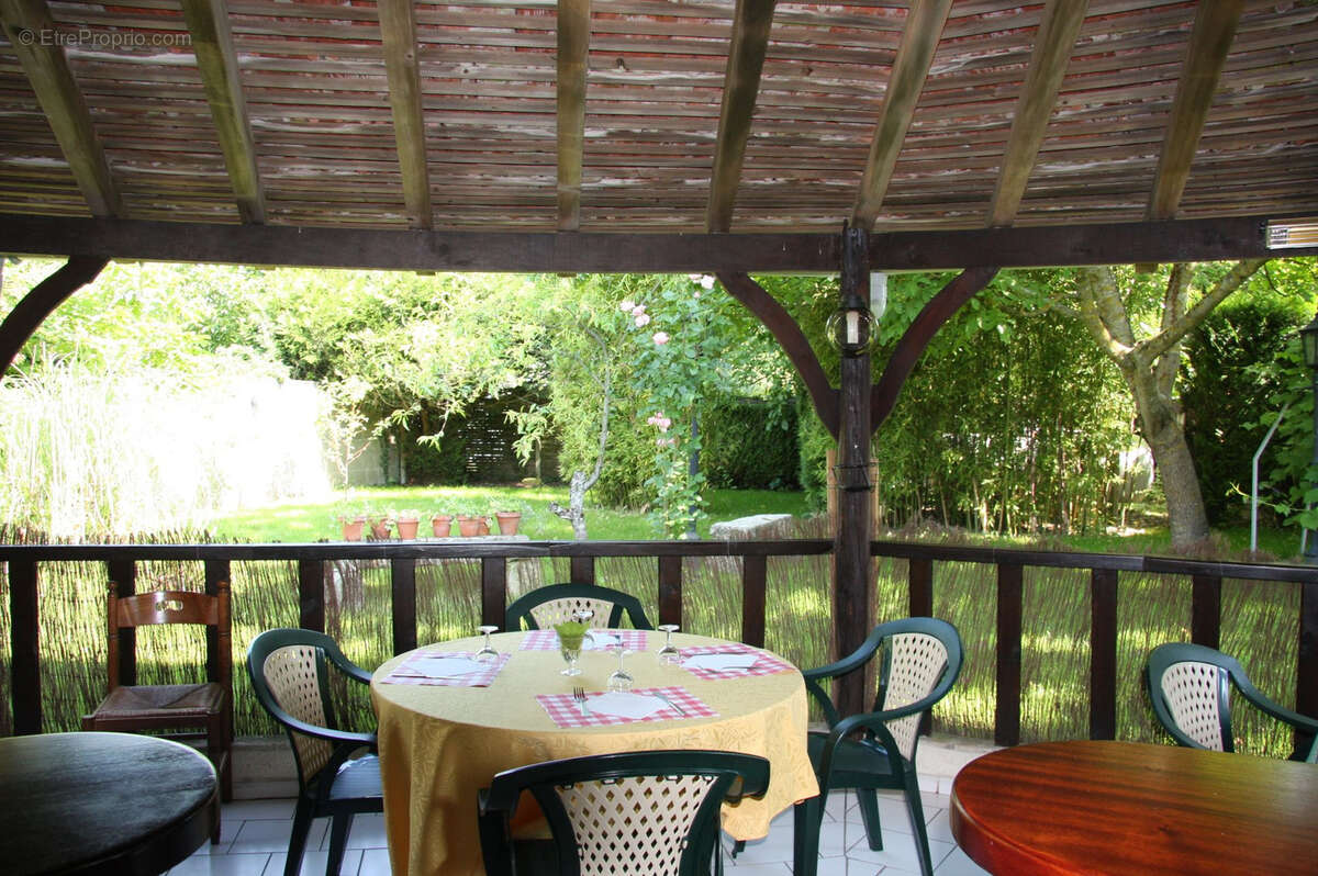 Commerce à SAINT-SATUR