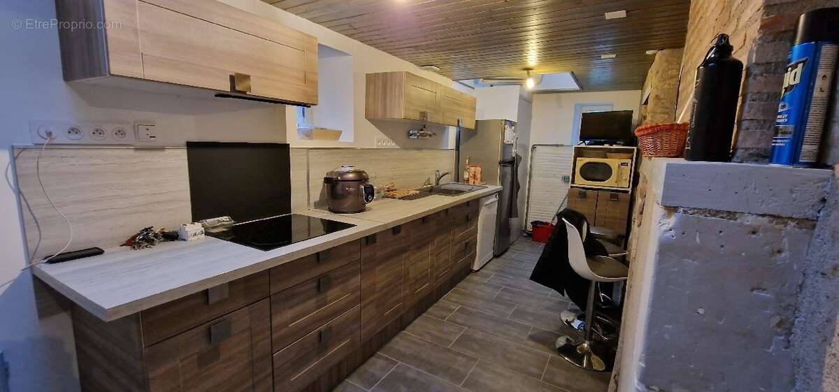 Maison à BECON-LES-GRANITS