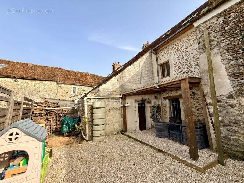 Maison à LA CROIX-EN-BRIE