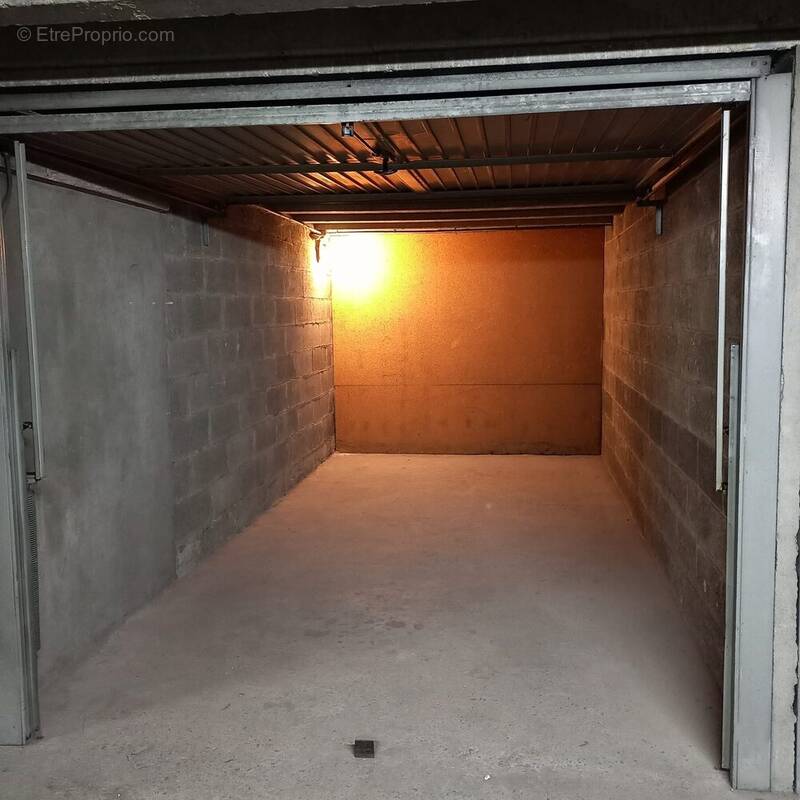 Parking à PARIS-13E