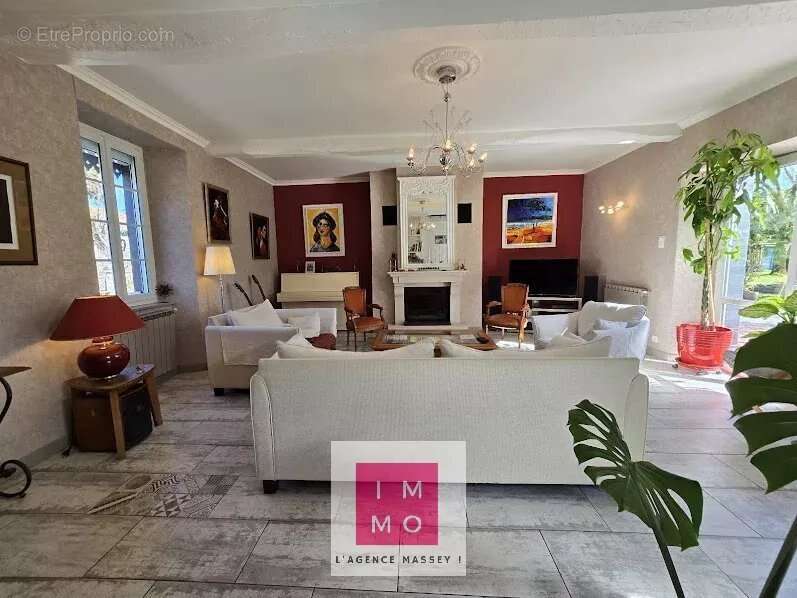 Maison à VIC-EN-BIGORRE