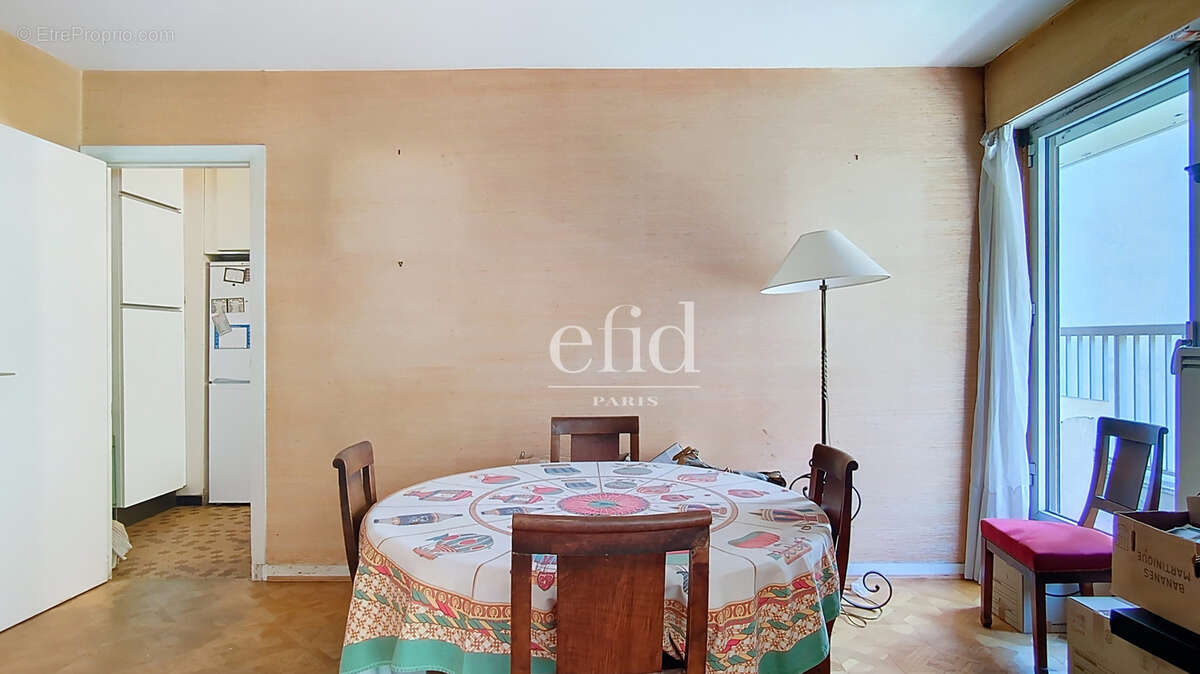 Appartement à NEUILLY-SUR-SEINE