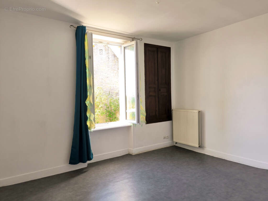 Maison à LONGUES-SUR-MER