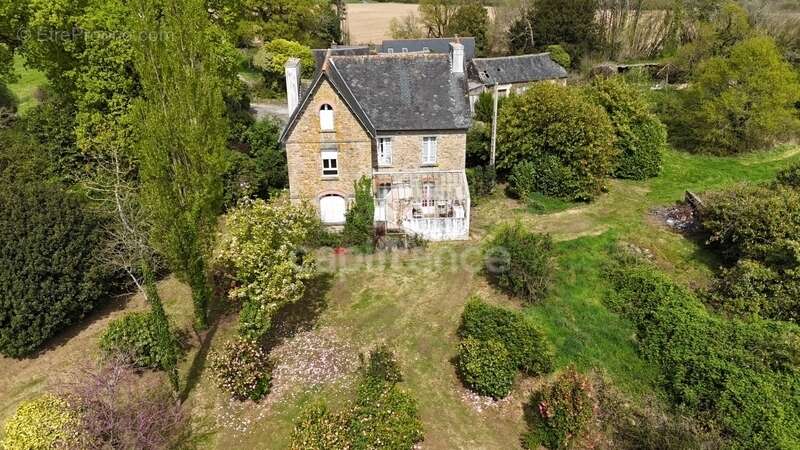 Maison à PLONEVEZ-DU-FAOU