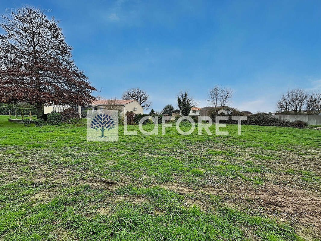Terrain à BRESSUIRE