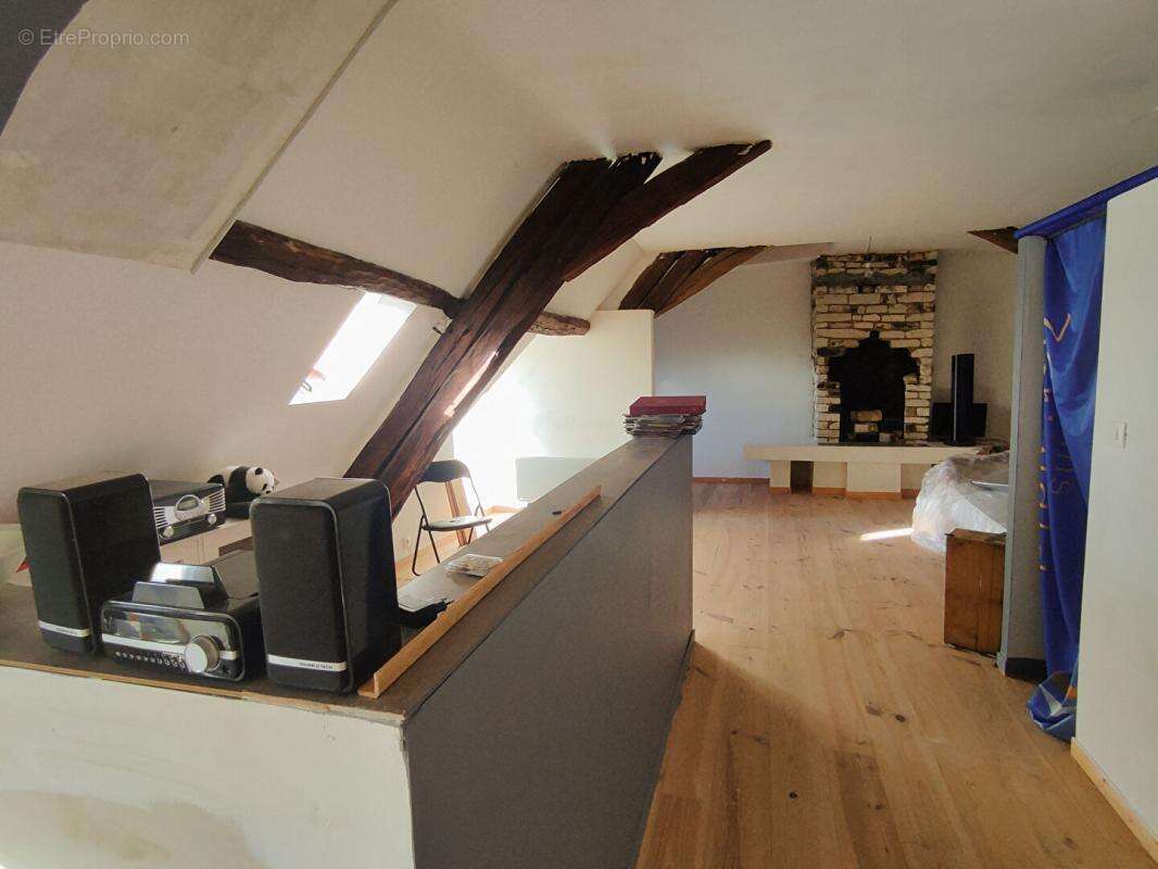 Maison à YZEURES-SUR-CREUSE