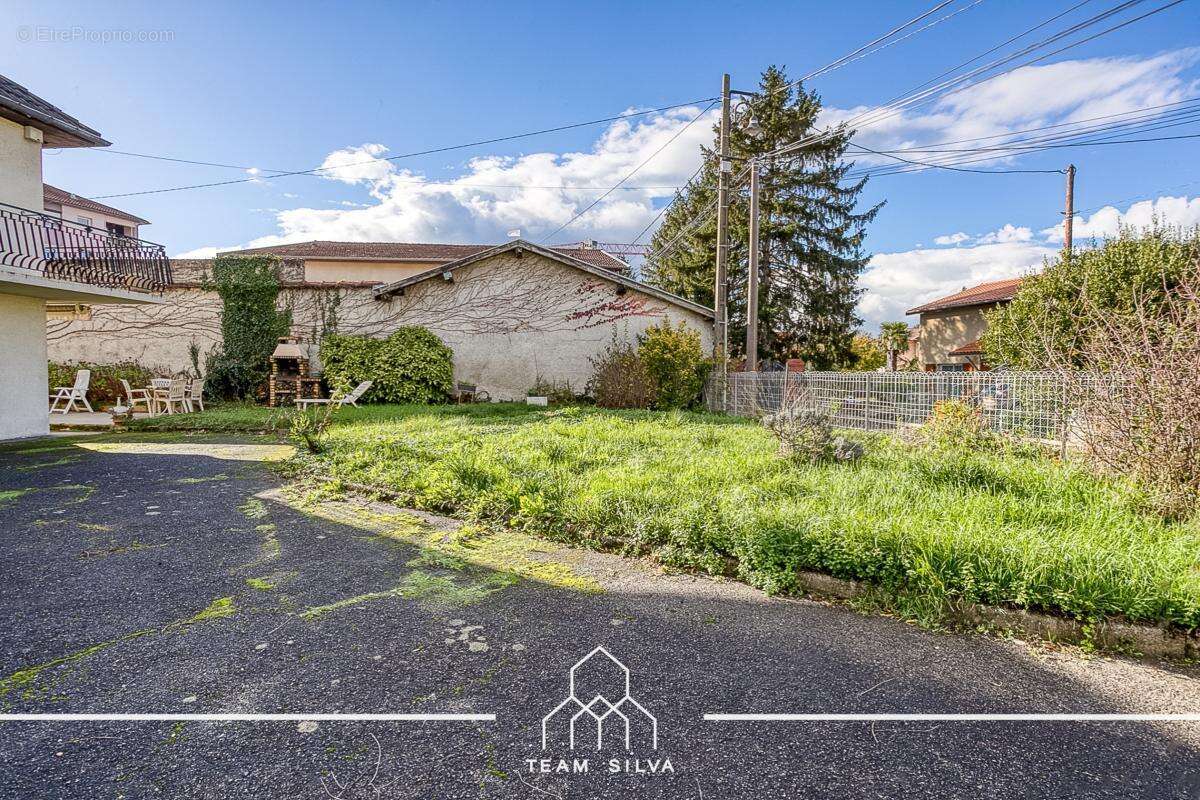 Maison à SEREZIN-DU-RHONE