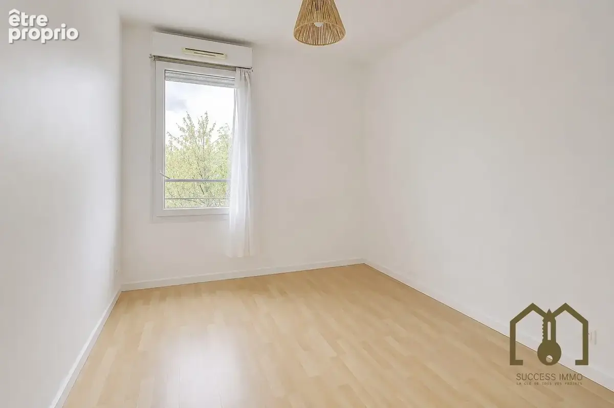 Appartement 76 m² à Vaulx-En-Velin  - photo 6