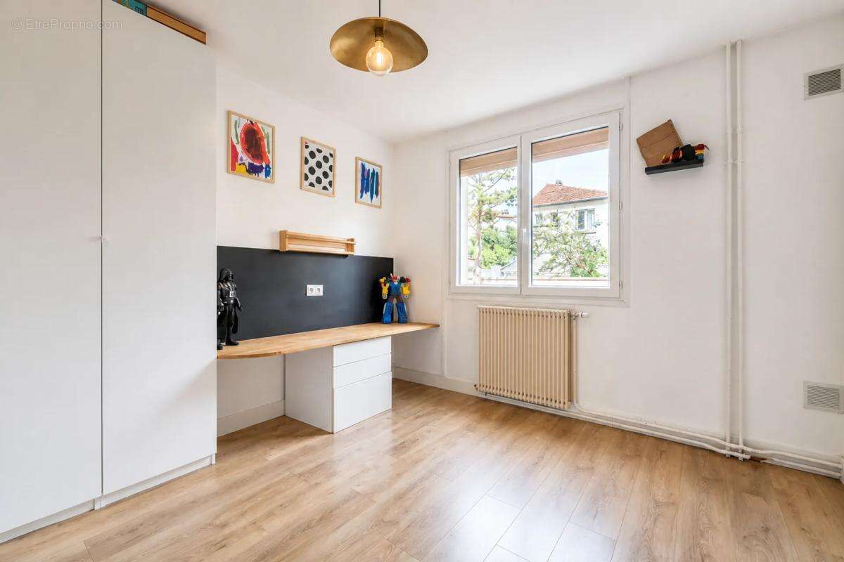 Appartement T3 / 2 chambres / Box et Caves - photo 8