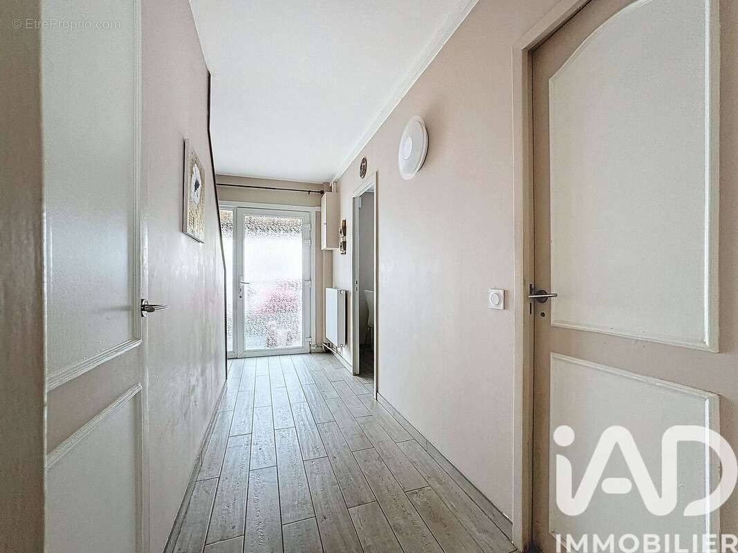 Photo 2 - Maison à TAISSY
