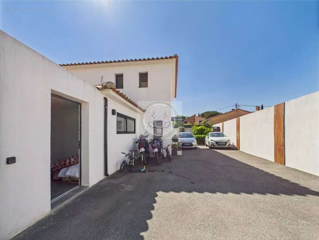 Maison à PUGET-SUR-ARGENS